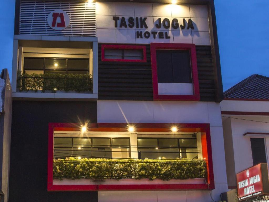 Tasik Jogja Hotel Yogyakarta Exterior photo