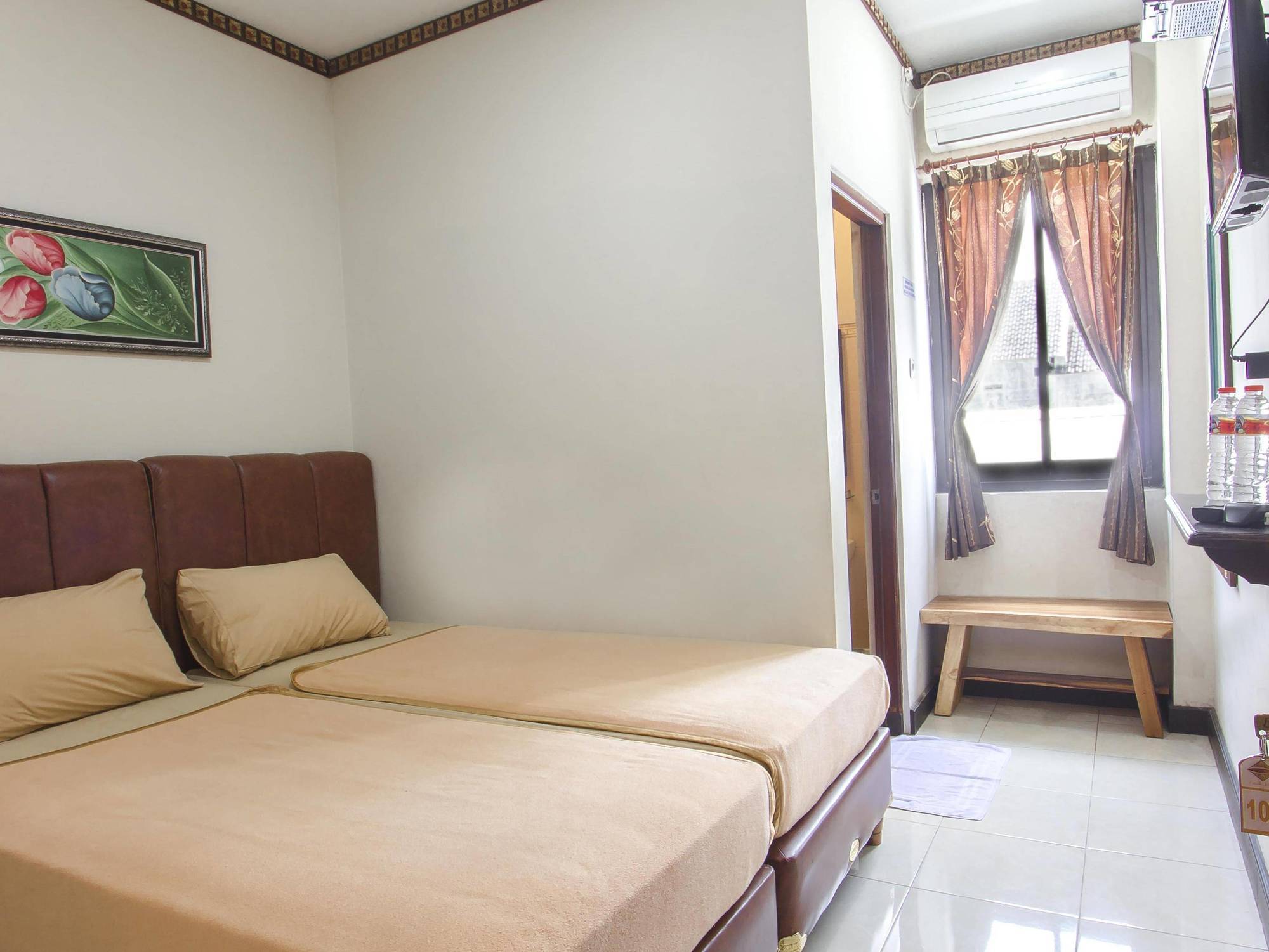 Tasik Jogja Hotel Yogyakarta Exterior photo